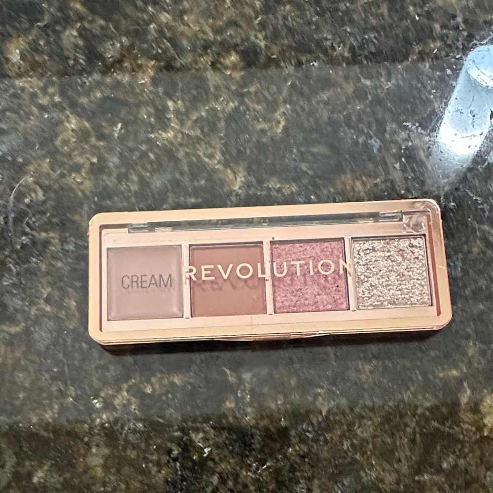 Revolution Eyeshadow Palette - The Icon Edit True Bronze - New Still Sealed